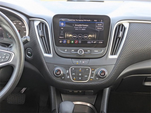 Used 2025 Chevrolet Malibu LT image 16