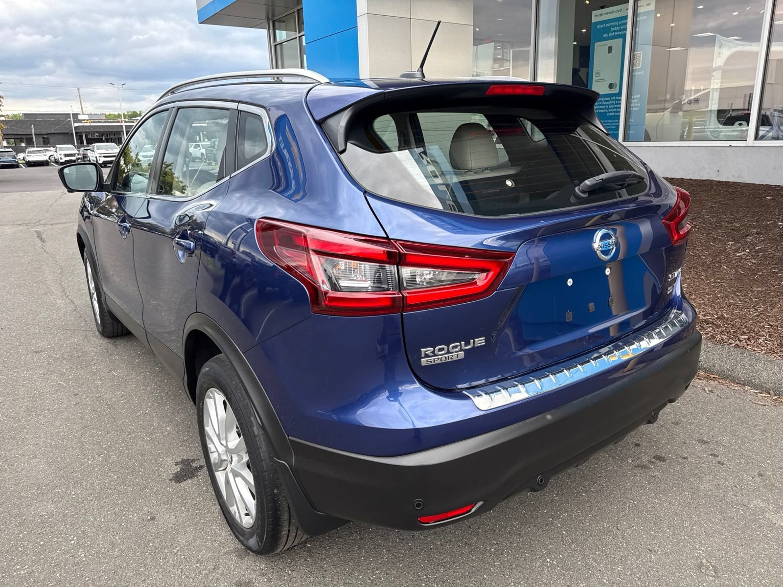 Used 2021 Nissan Rogue Sport SV w/ Technology Package AWD/4WD image 8