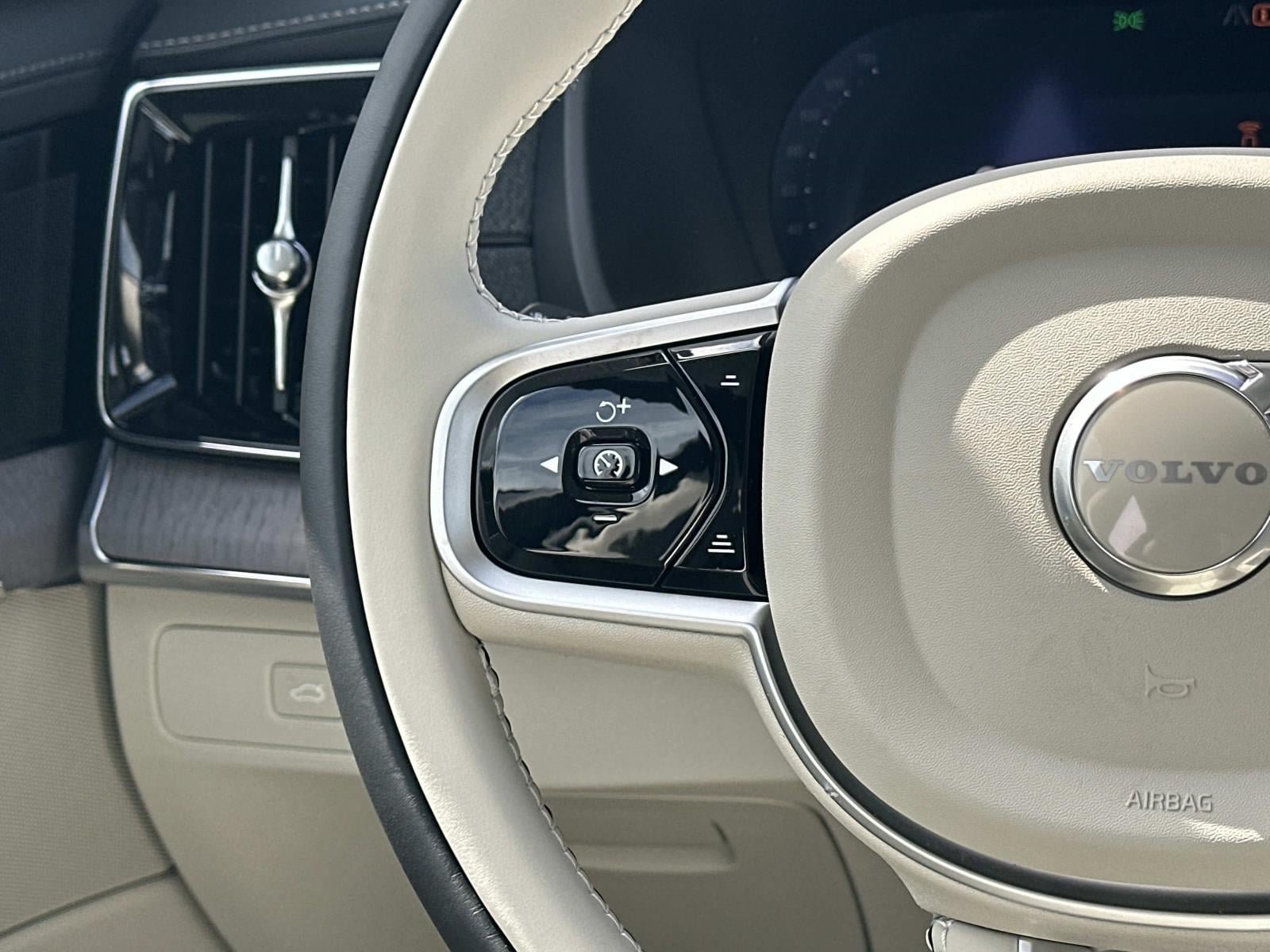 New 2026 Volvo XC90 T8 Ultra w/ Protection Package Premier AWD/4WD image 8