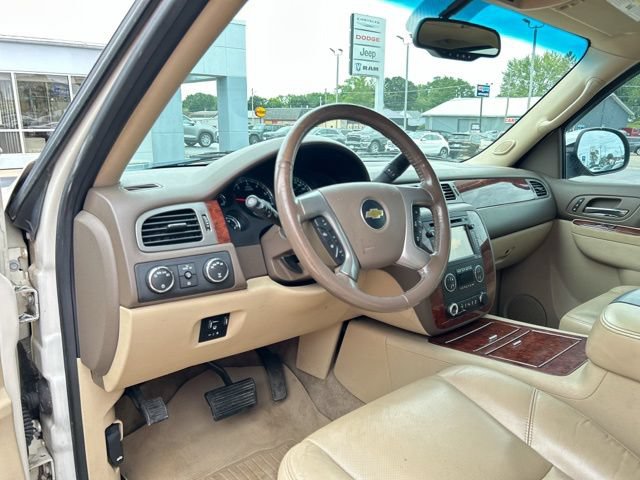 Used 2012 Chevrolet Suburban LTZ AWD/4WD image 34