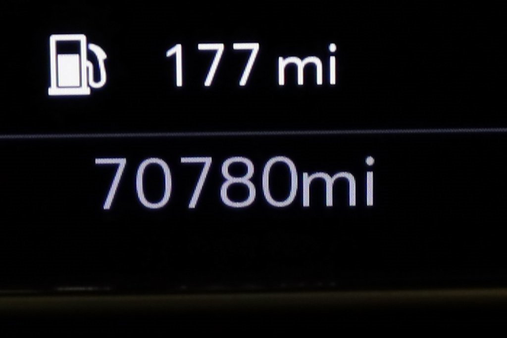 Used 2021 GMC Yukon Denali w/ Denali Premium Package image 24