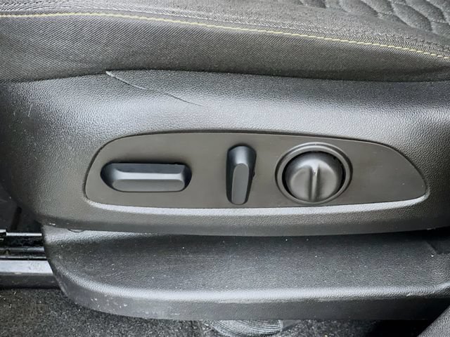 Used 2018 Chevrolet Equinox LT FWD image 11