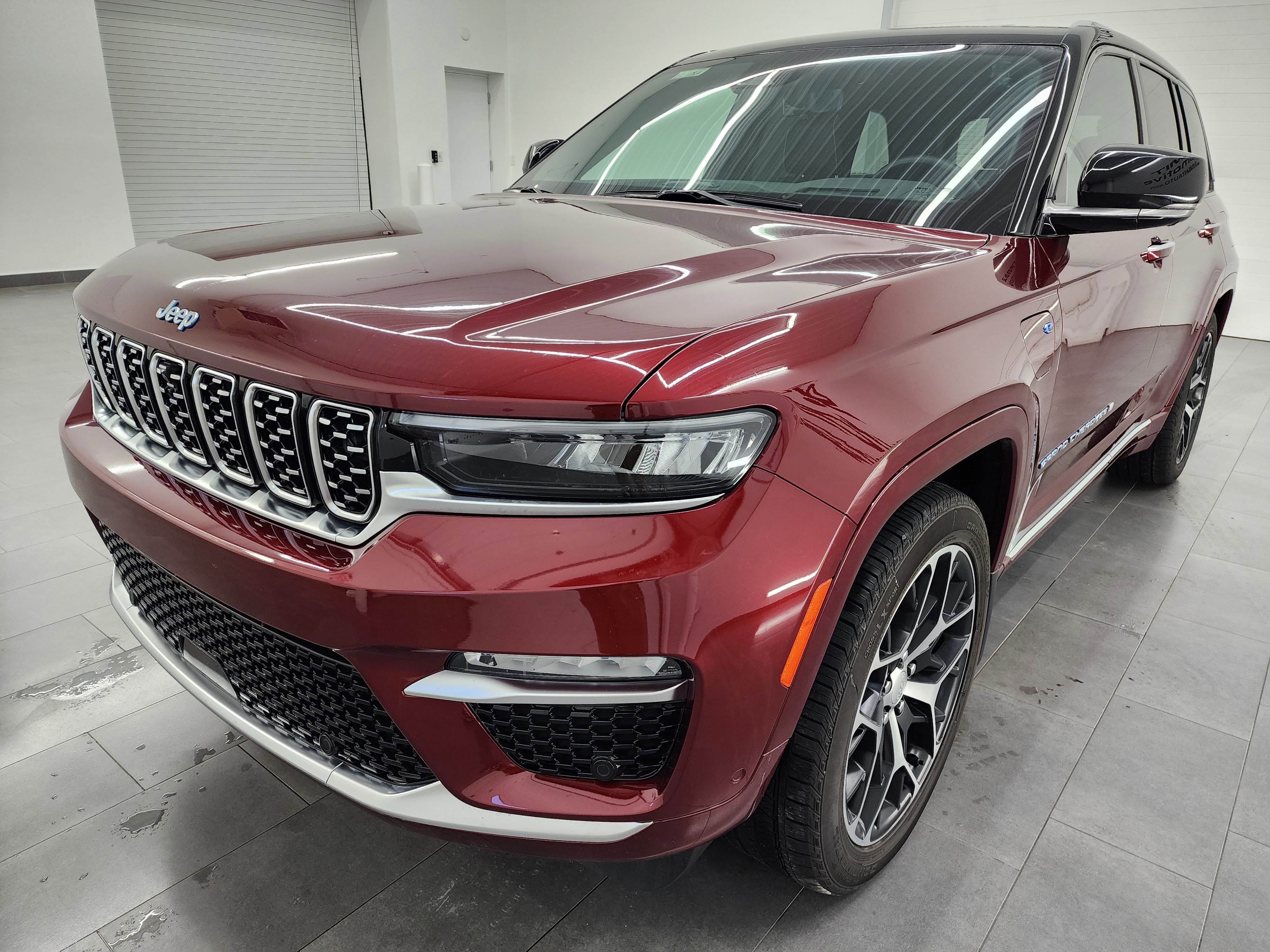 Used 2022 Jeep Grand Cherokee Summit image 7