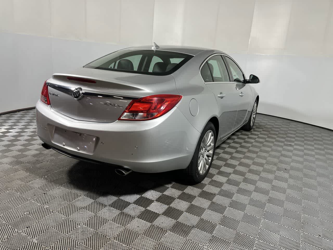 Used 2013 Buick Regal Premium FWD image 8