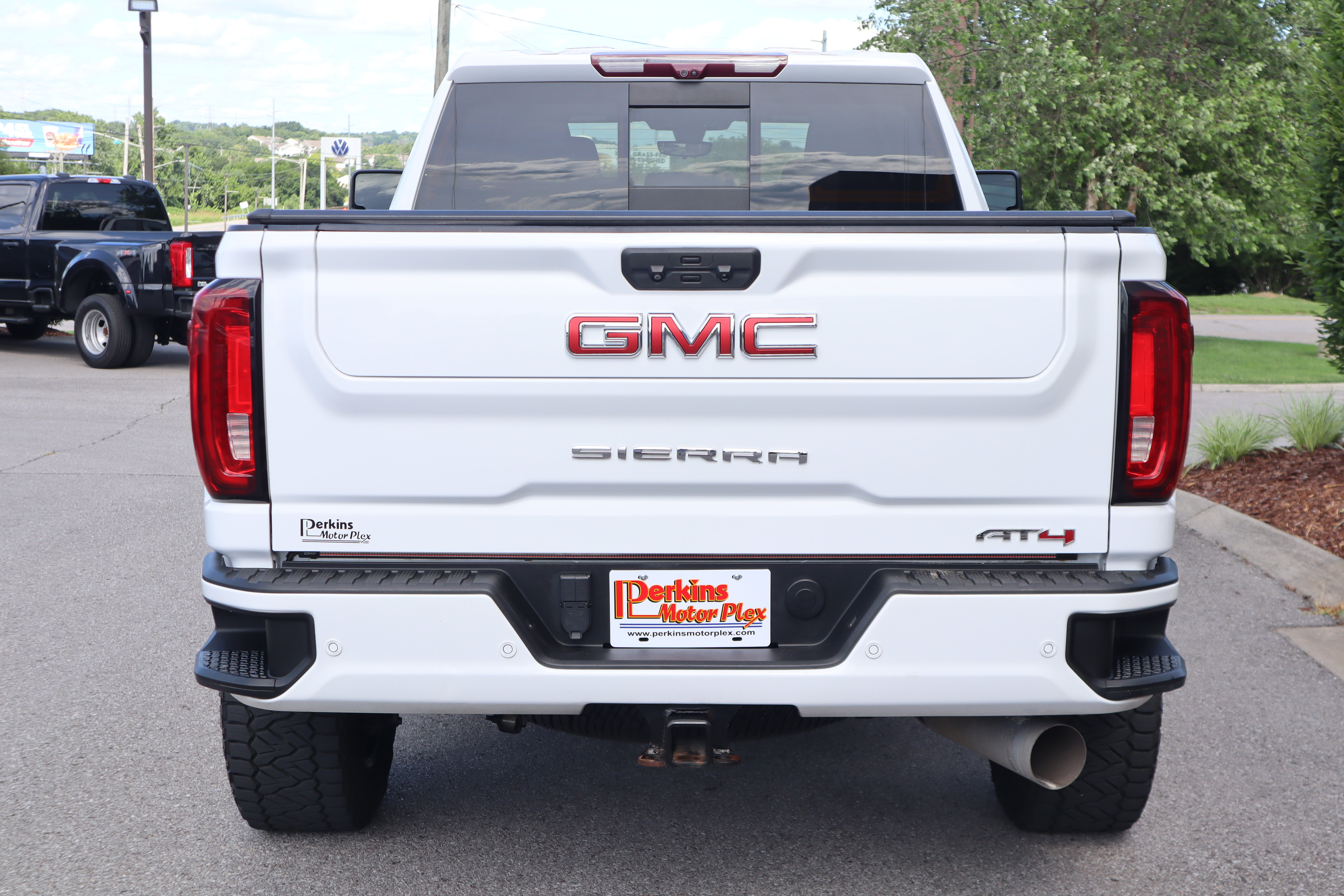 Used 2022 GMC Sierra 2500 AT4 w/ AT4 Premium Plus Package AWD/4WD image 8