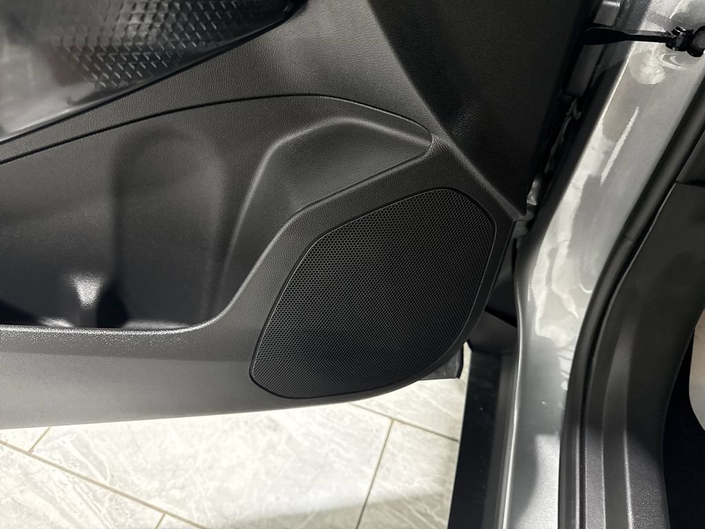 New 2026 Chevrolet Trax LT w/ Midnight Edition FWD image 25