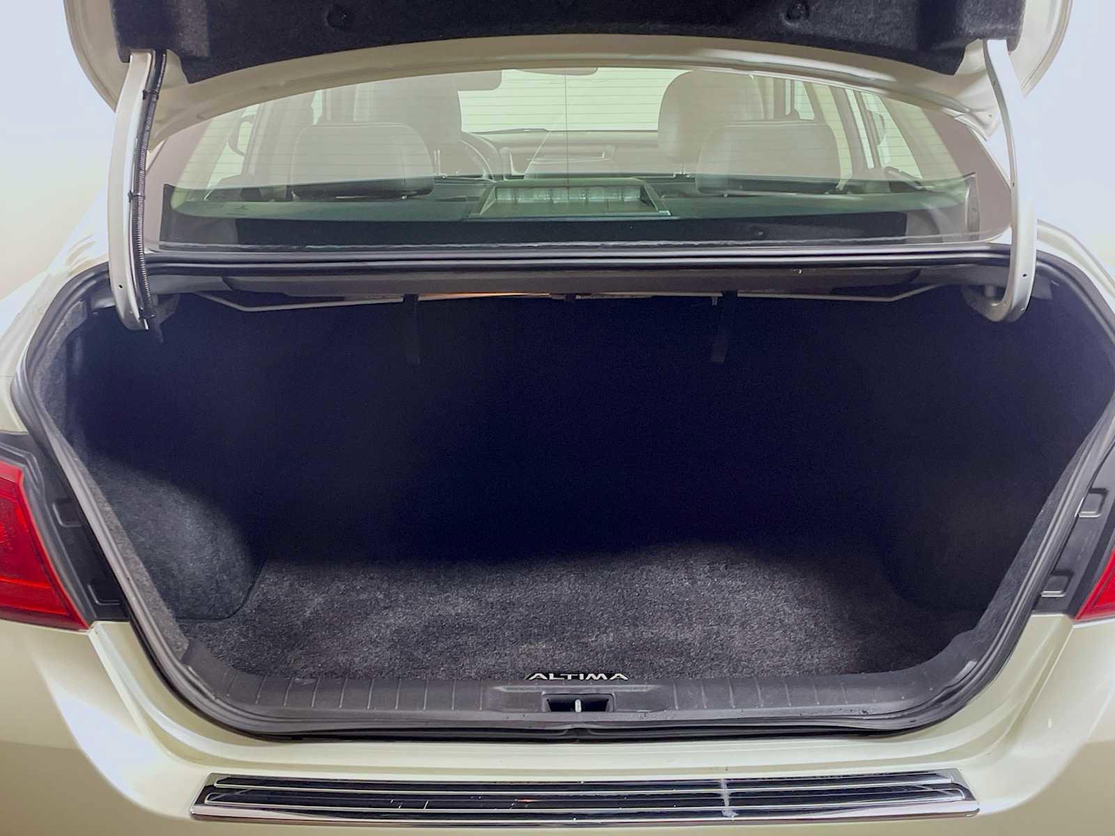 Used 2016 Nissan Altima 2.5 SL w/ 2.5 Technology w/LED Package image 24