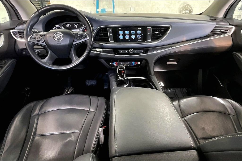 Used 2018 Buick Enclave Essence image 21