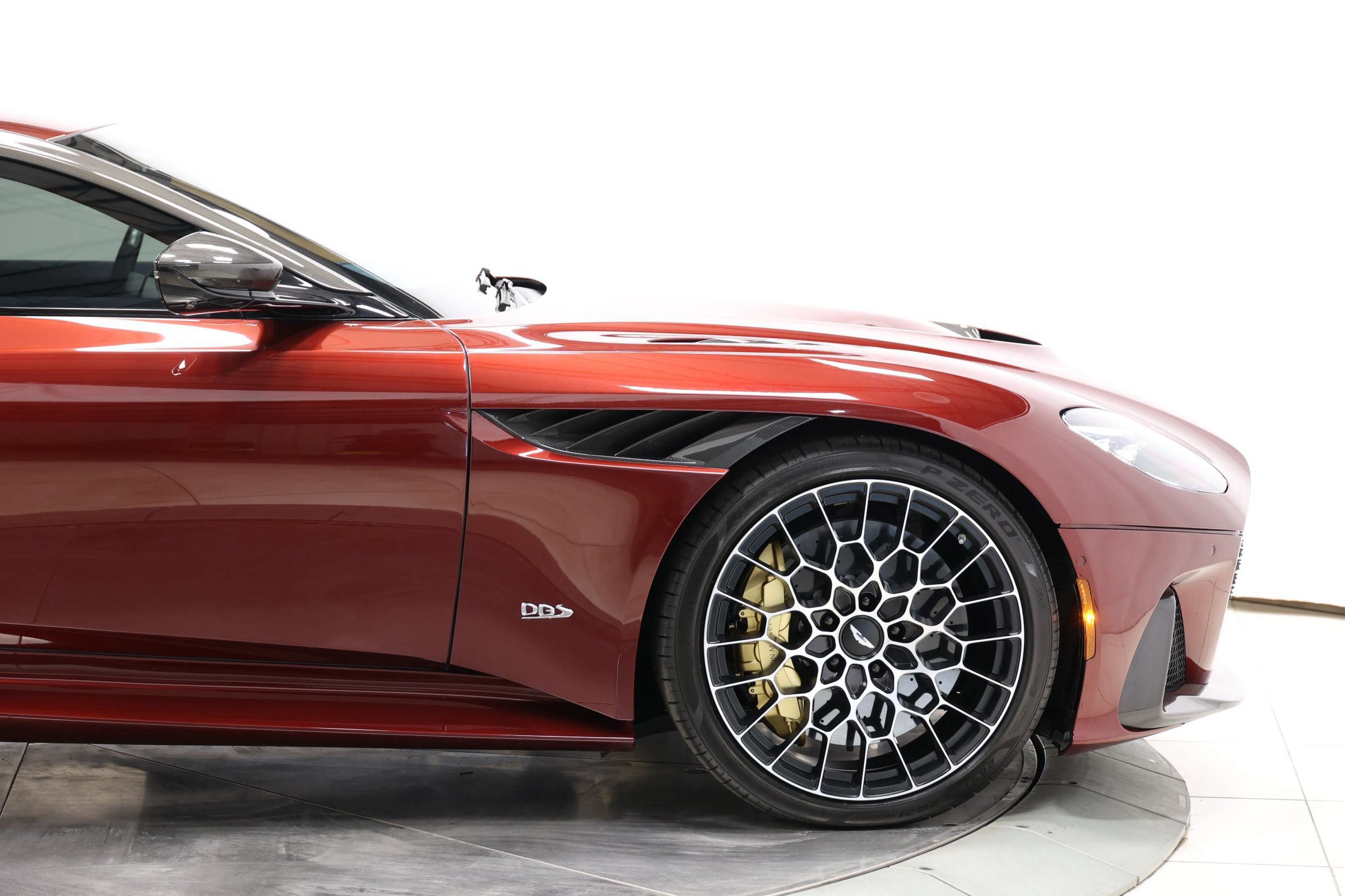 Used 2023 Aston Martin DBS Coupe RWD image 85