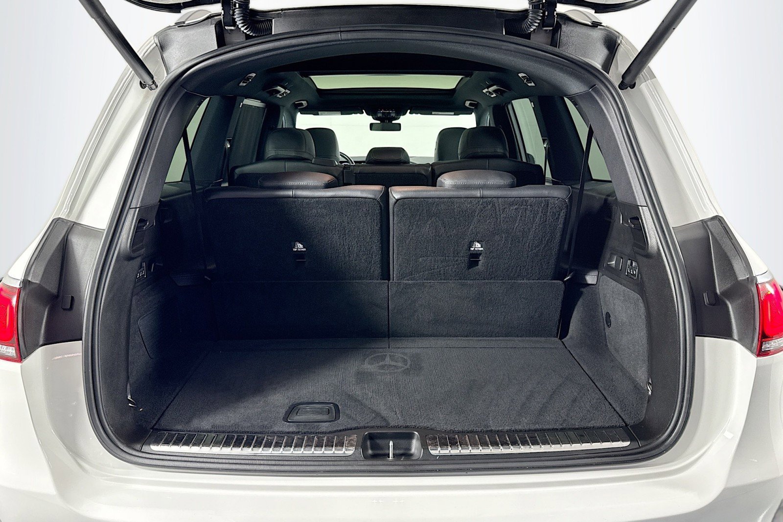 Used 2022 Mercedes-Benz GLS 450 4MATIC image 23
