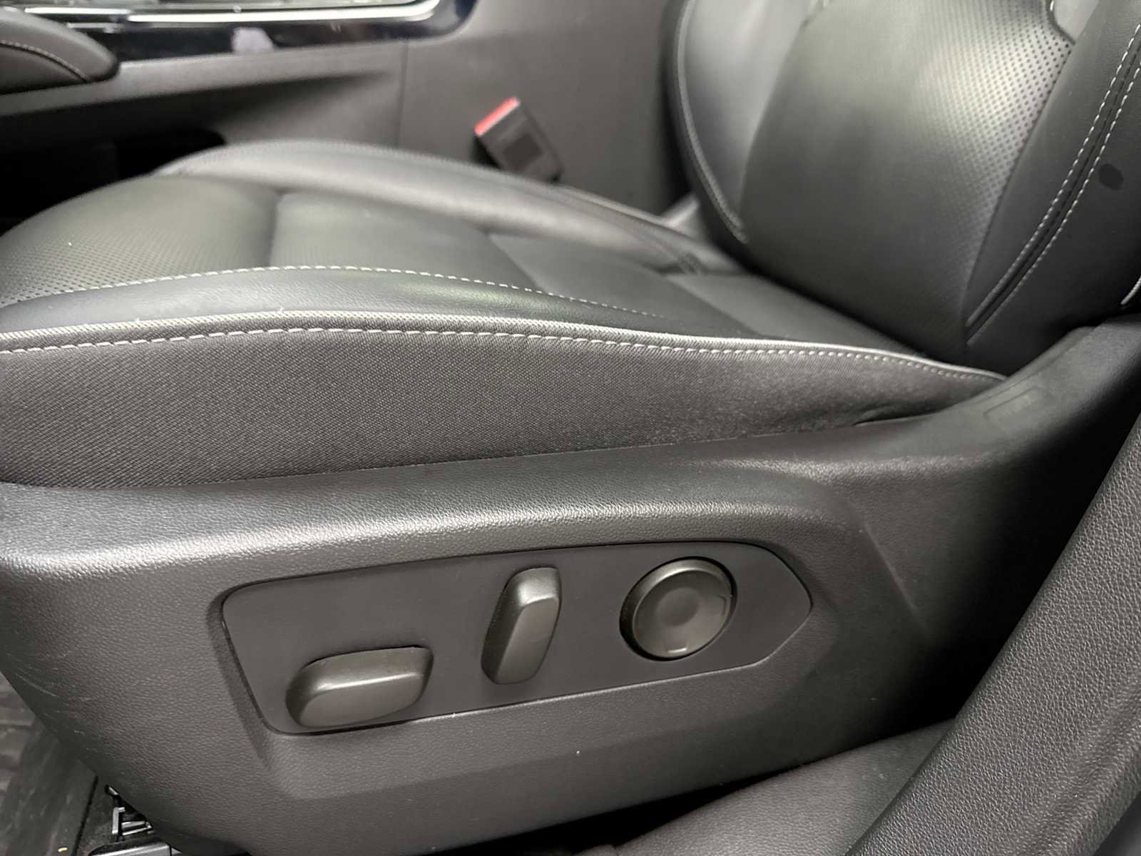 Used 2021 Buick Envision Essence w/ Sport Touring Package image 20