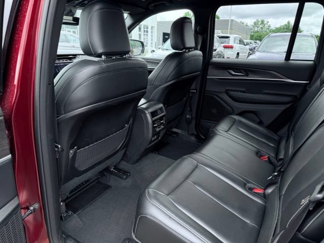 Used 2025 Jeep Grand Cherokee Limited AWD/4WD image 21