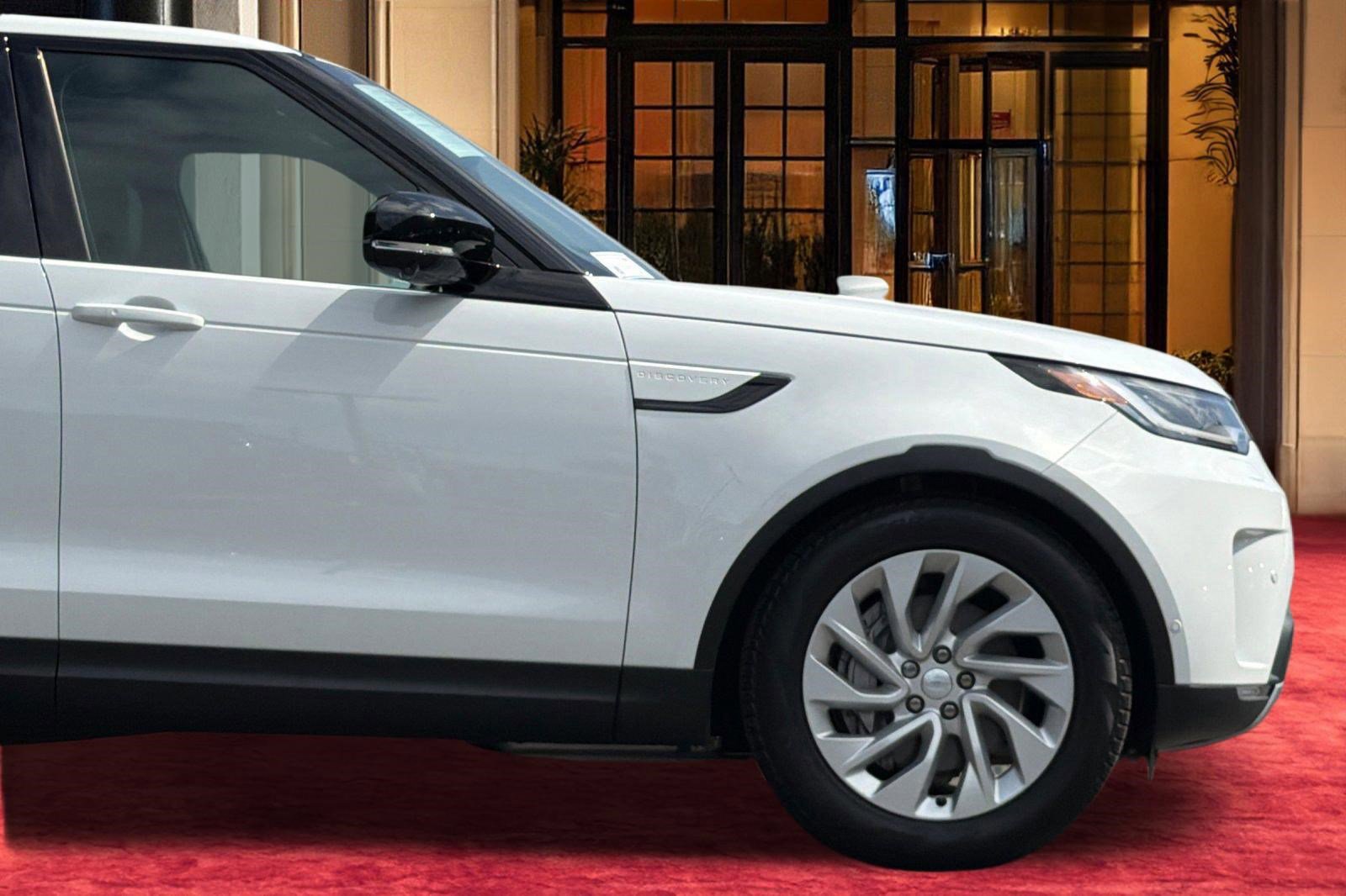 Used 2025 Land Rover Discovery S AWD/4WD image 37