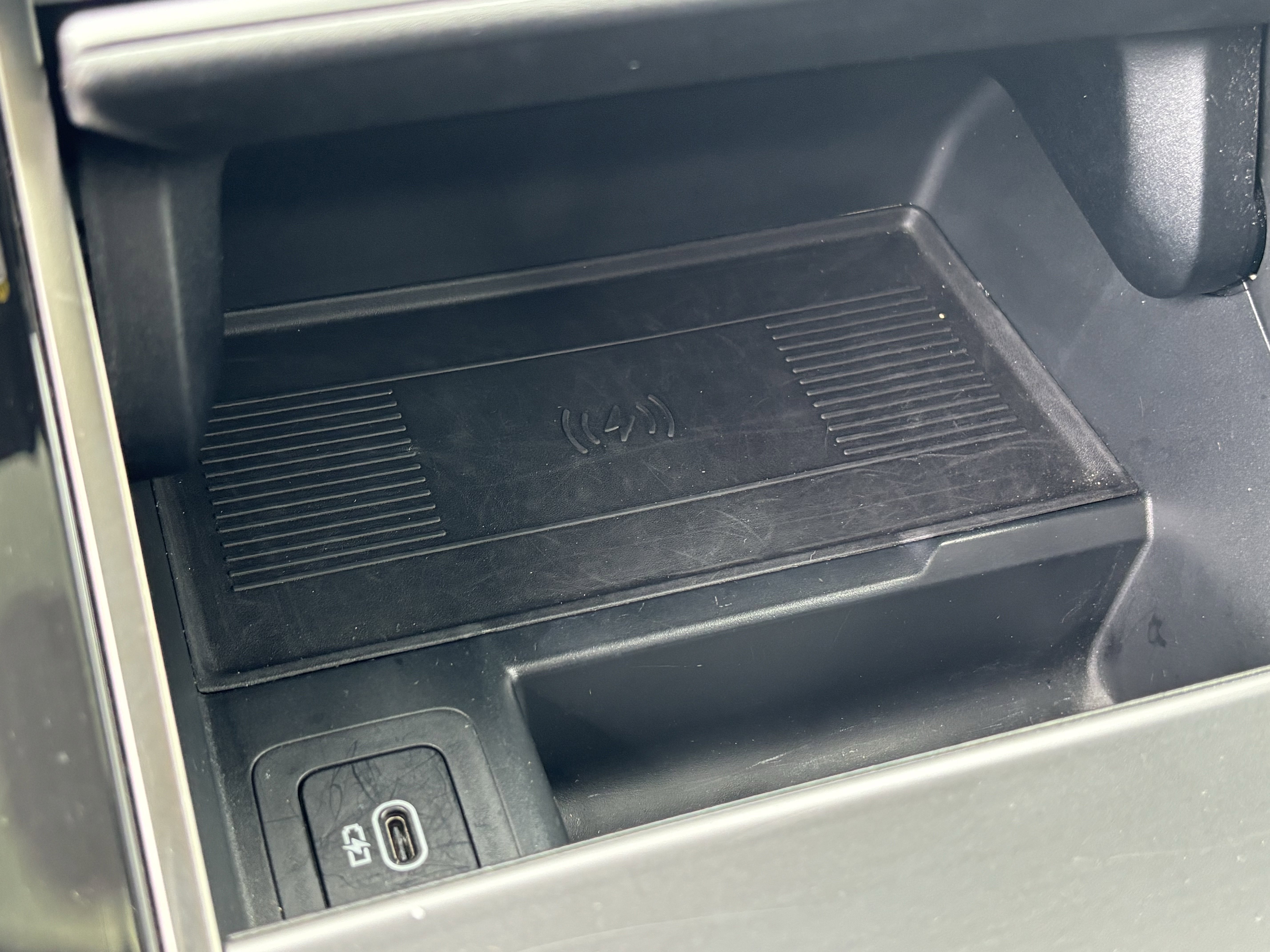 Used 2025 Land Rover Range Rover Velar Dynamic SE image 25