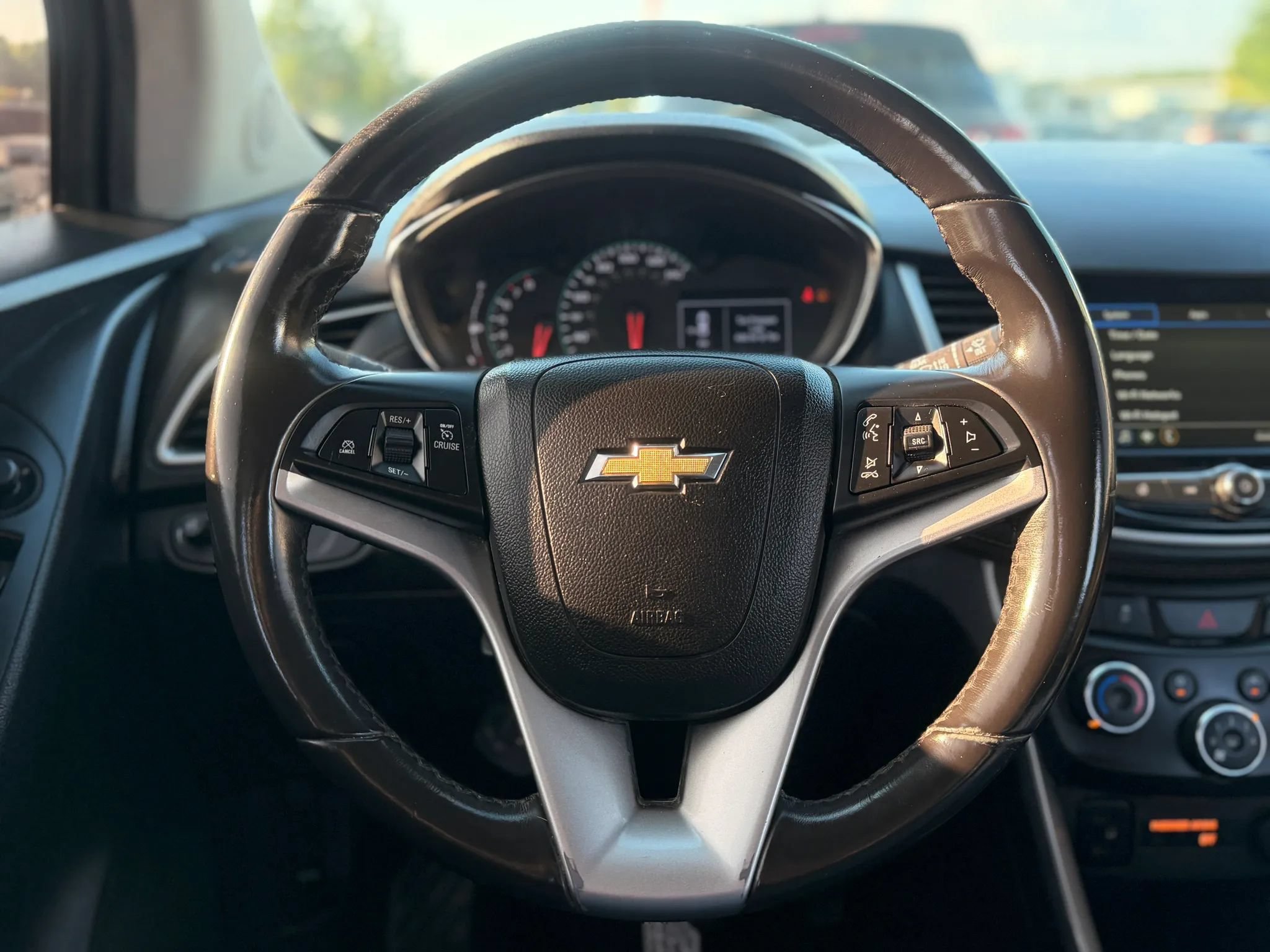 Used 2019 Chevrolet Trax LT w/ LT Convenience Package AWD/4WD image 24