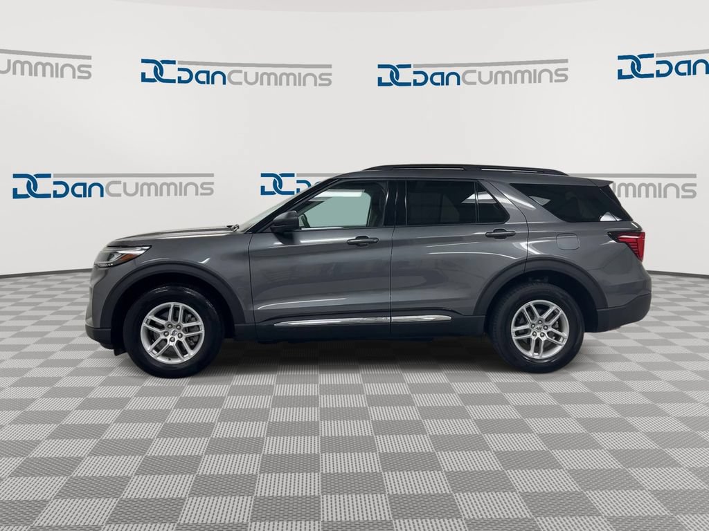 Used 2025 Ford Explorer Active AWD/4WD image 5