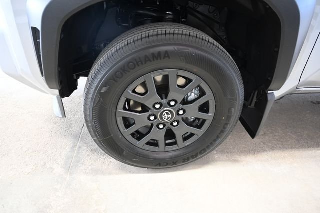 New 2026 Toyota 4Runner SR5 AWD/4WD image 26