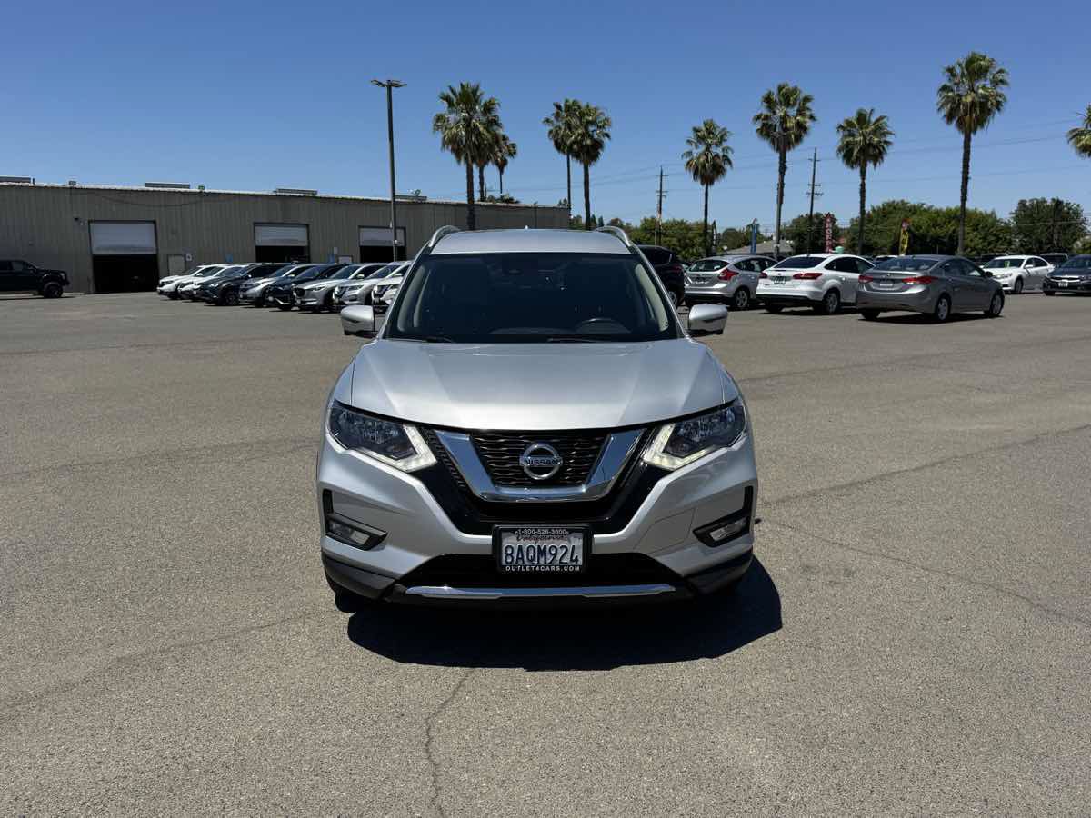 Used 2017 Nissan Rogue SL FWD image 4