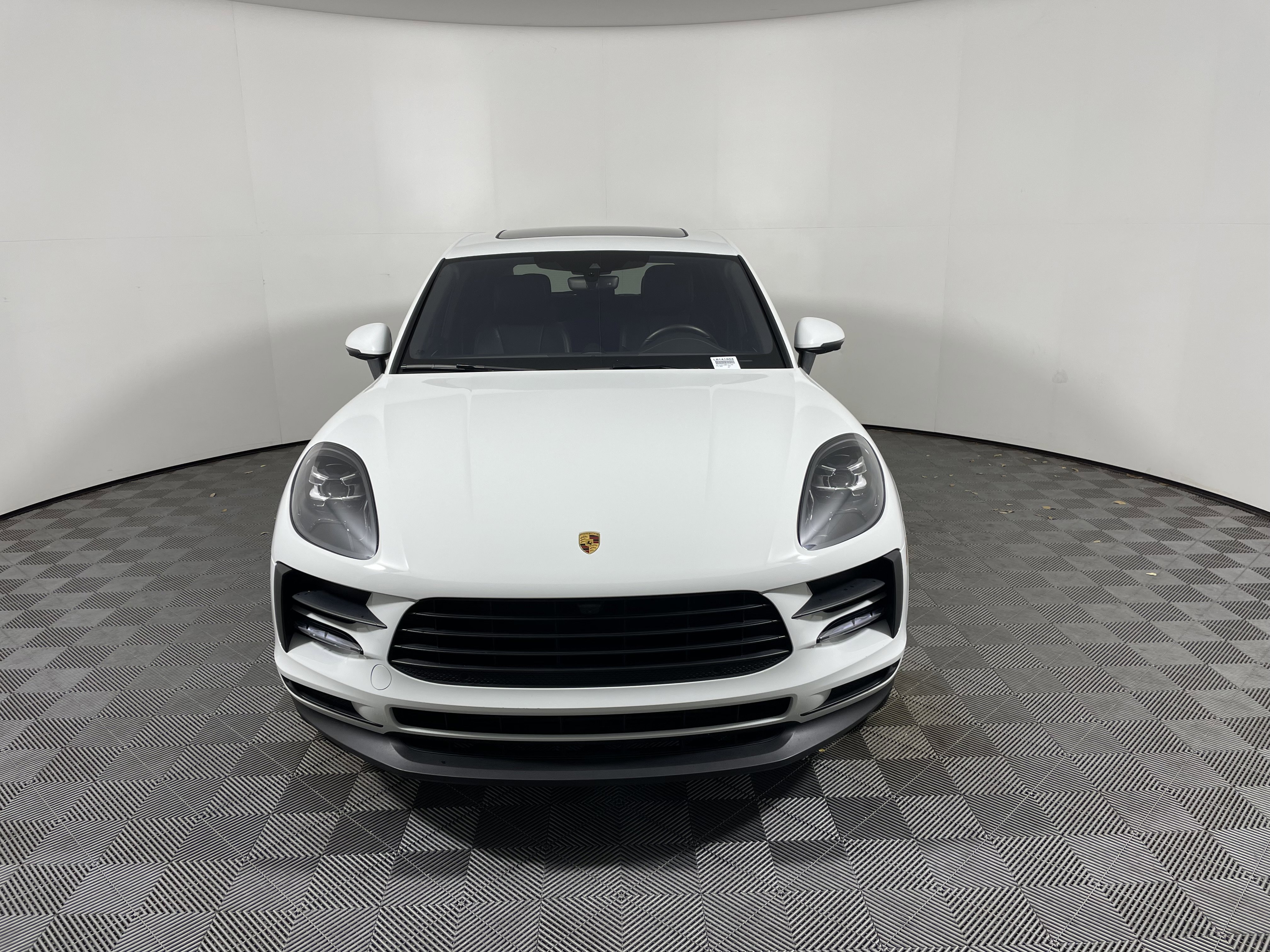Certified 2021 Porsche Macan image 10
