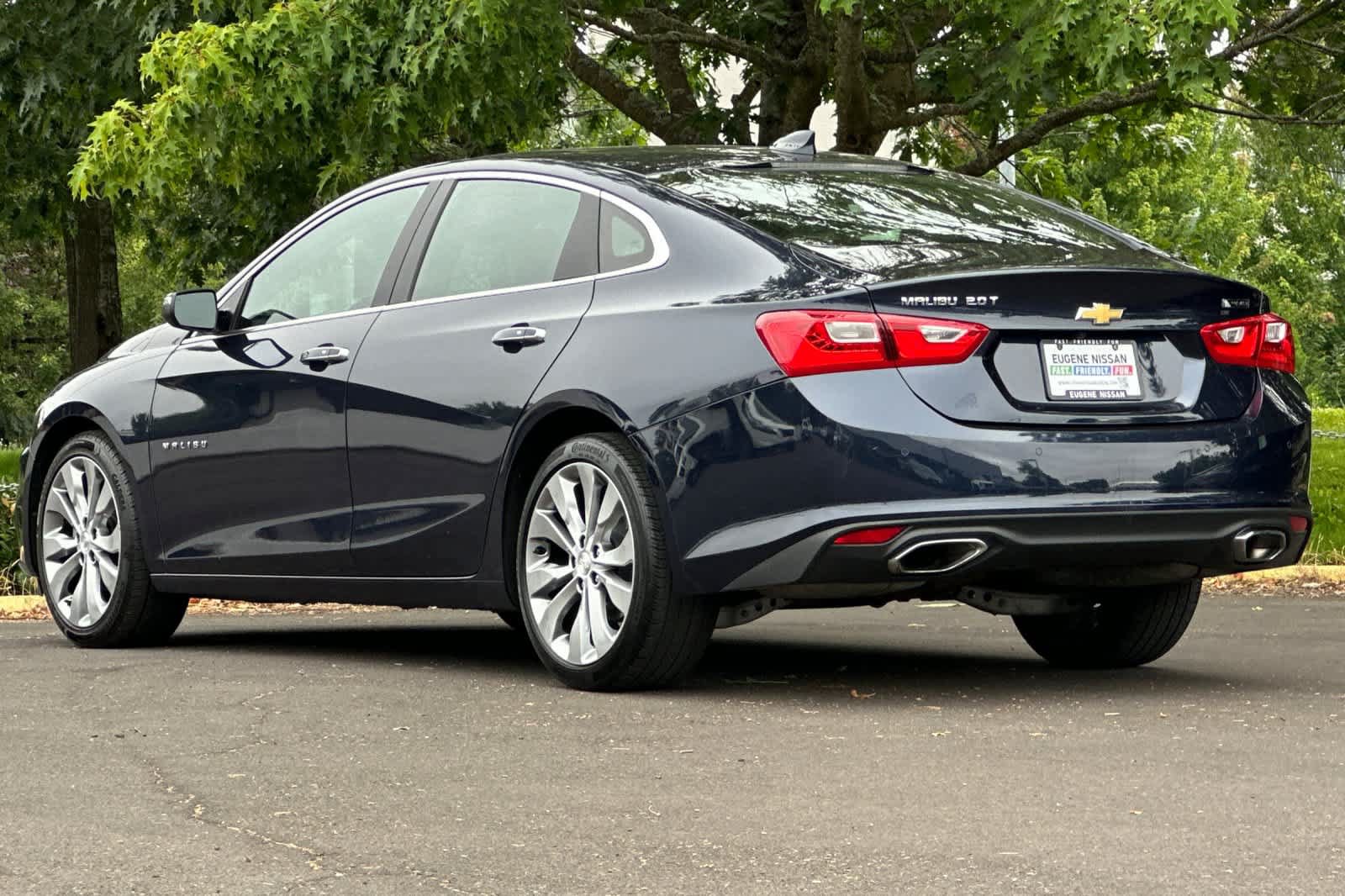 Used 2017 Chevrolet Malibu Premier w/ Premier Sun and Wheel Package FWD image 6
