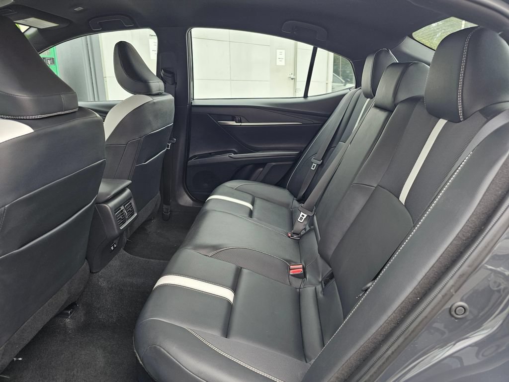 Used 2025 Toyota Camry SE FWD image 16