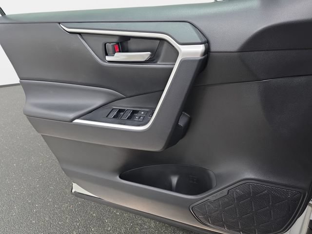 Certified 2025 Toyota RAV4 XLE FWD image 22