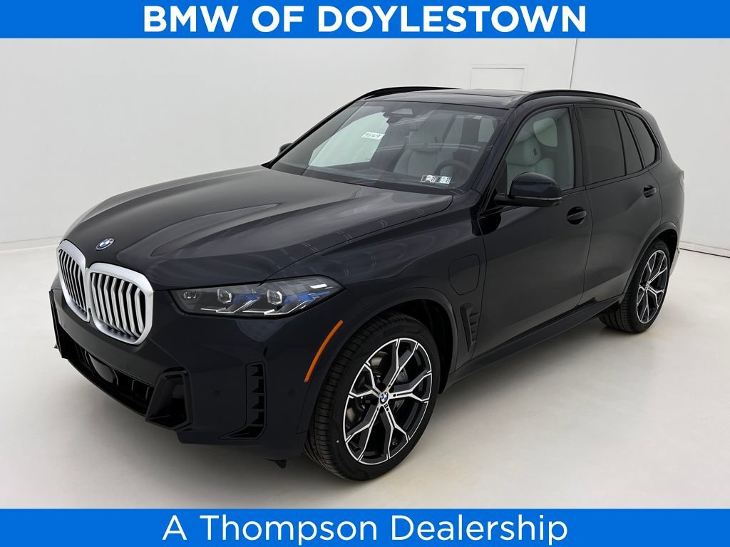 New 2026 BMW X5 xDrive50e w/ M Sport Package AWD/4WD image 1