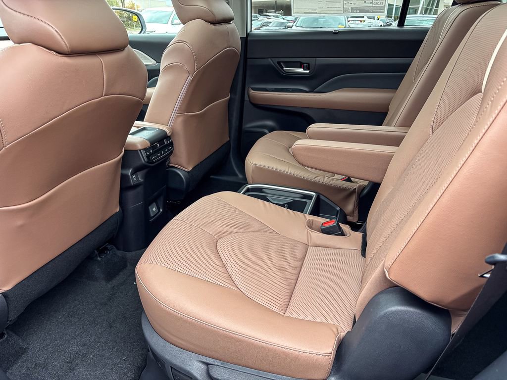 New 2026 Toyota Grand Highlander Platinum image 37