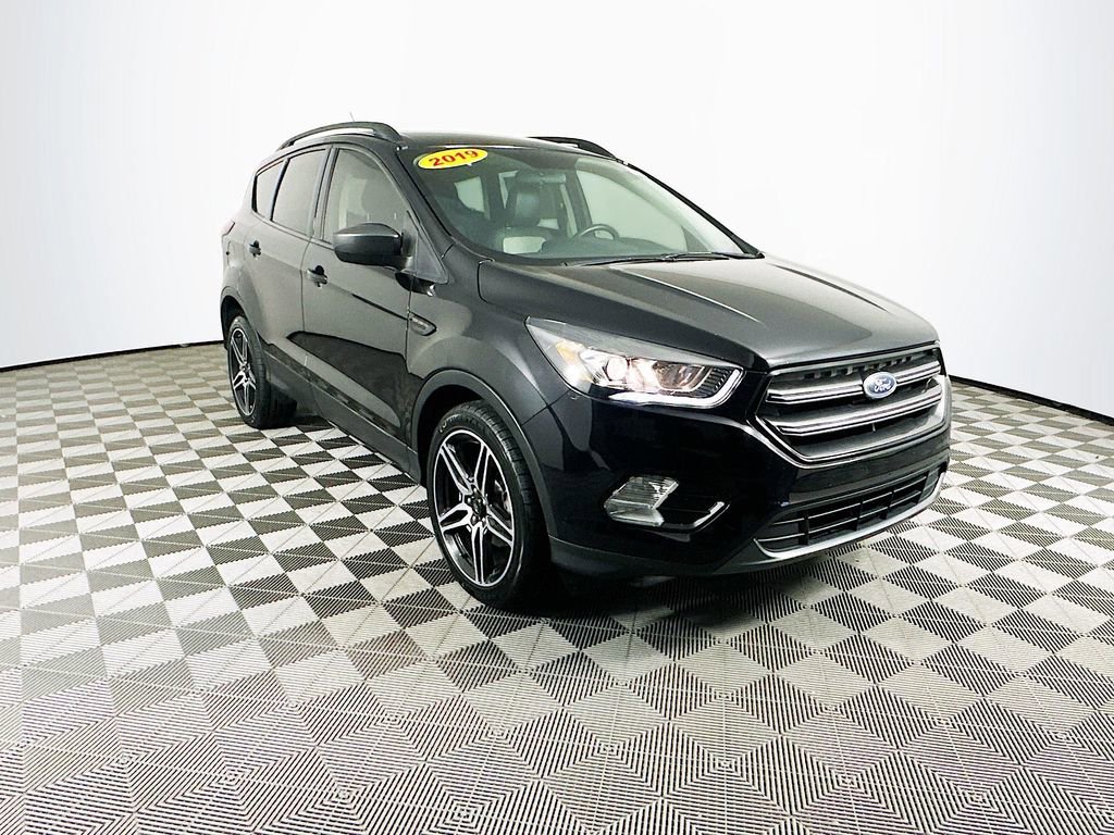 Used 2019 Ford Escape SEL image 3