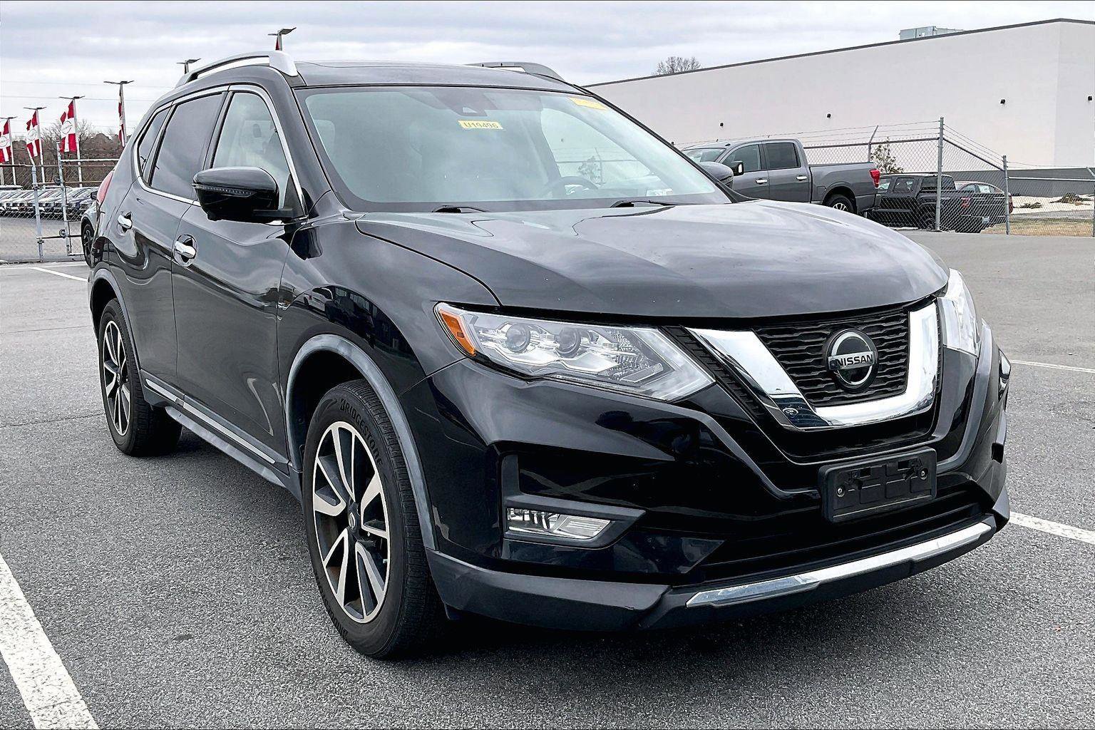 Used 2018 Nissan Rogue SL w/ Premium Package