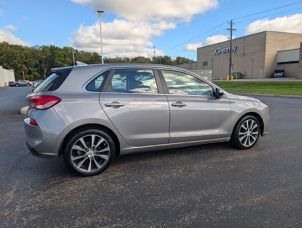 Used 2020 Hyundai Elantra GT FWD image 8