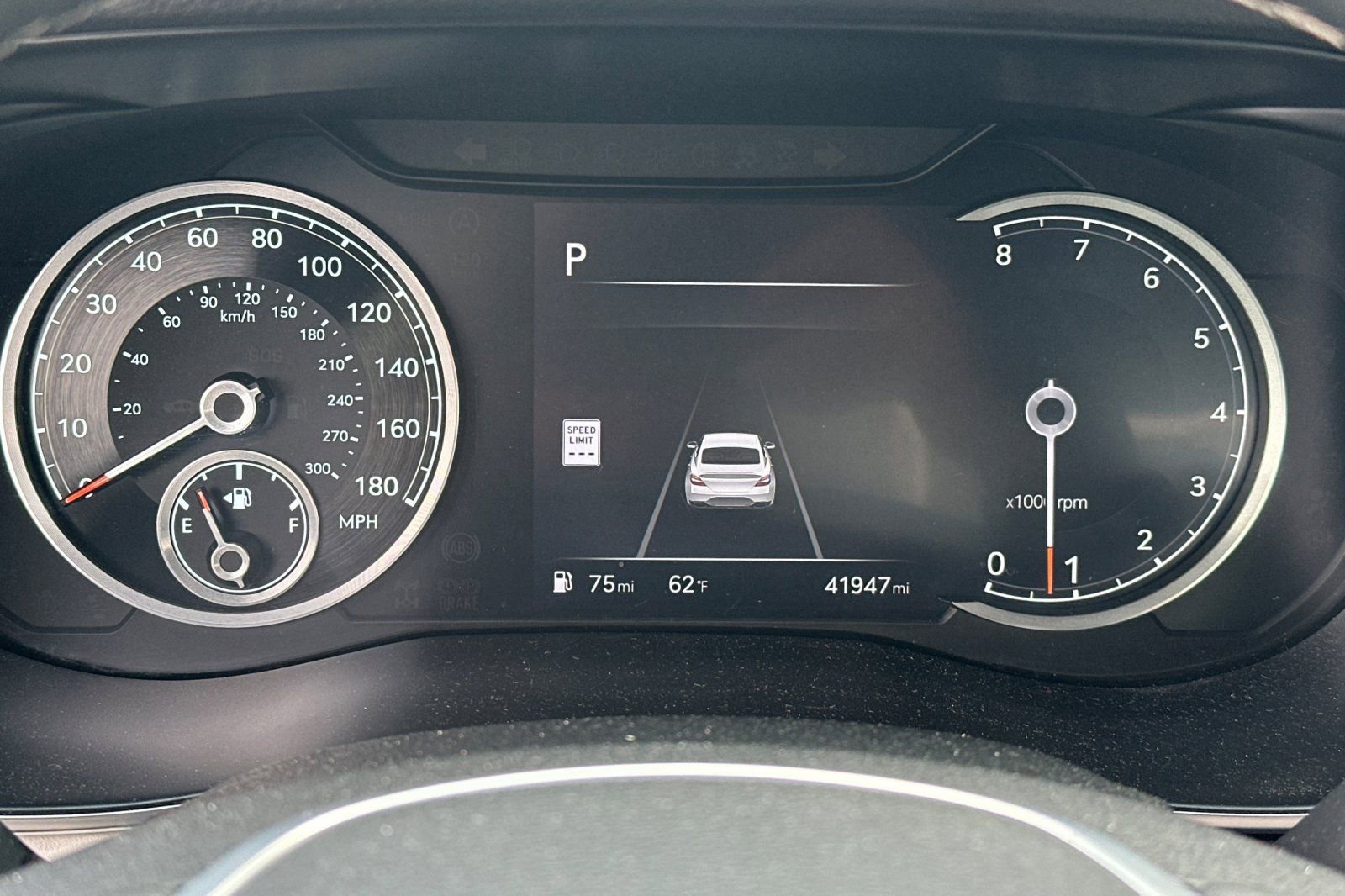 Used 2025 Genesis G70 2.5T image 30