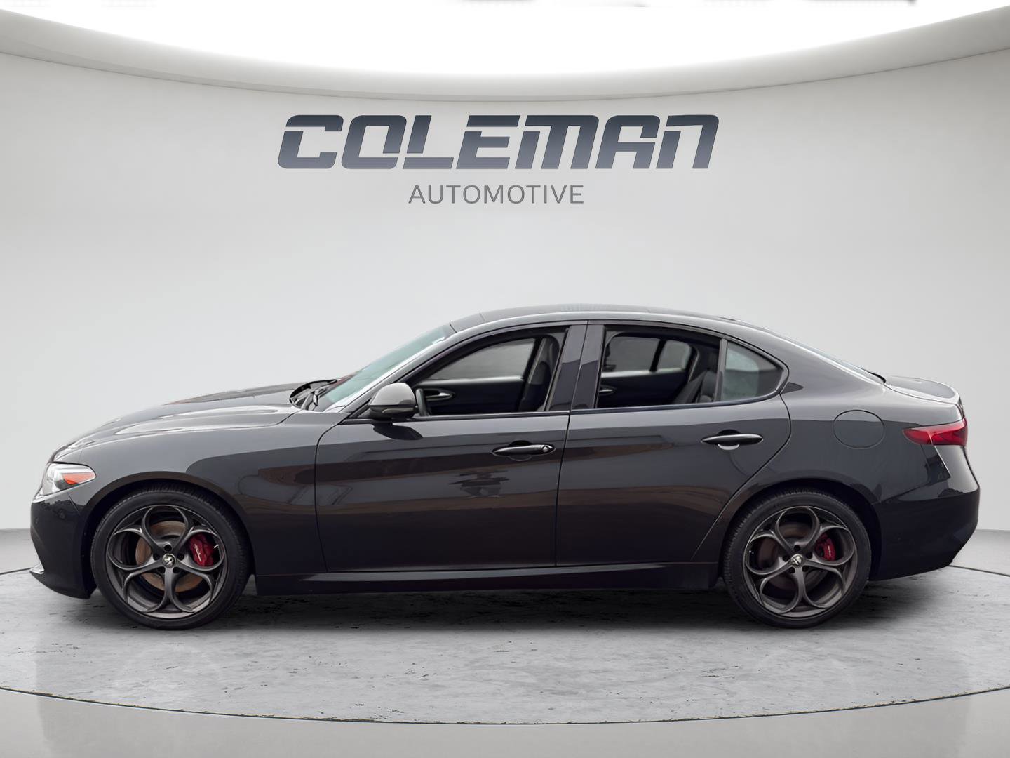 Used 2019 Alfa Romeo Giulia AWD image 2