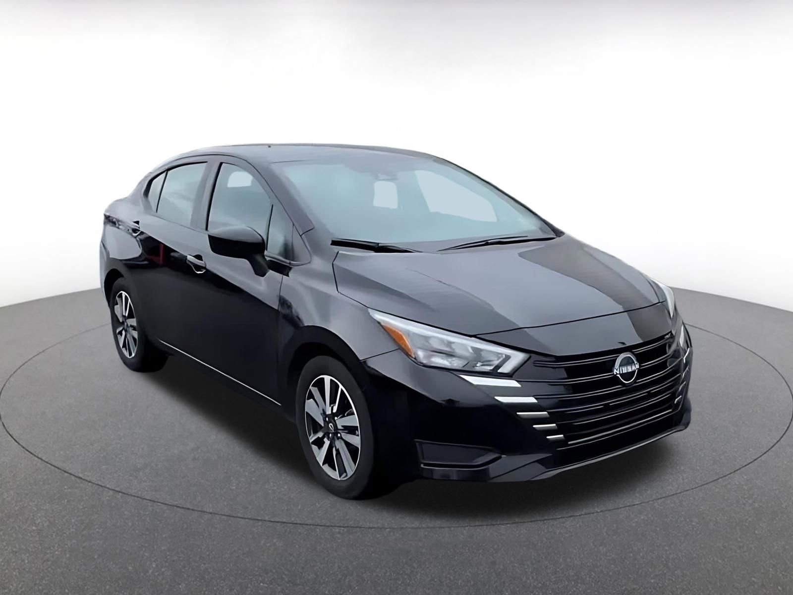 Used 2025 Nissan Versa SV FWD image 3