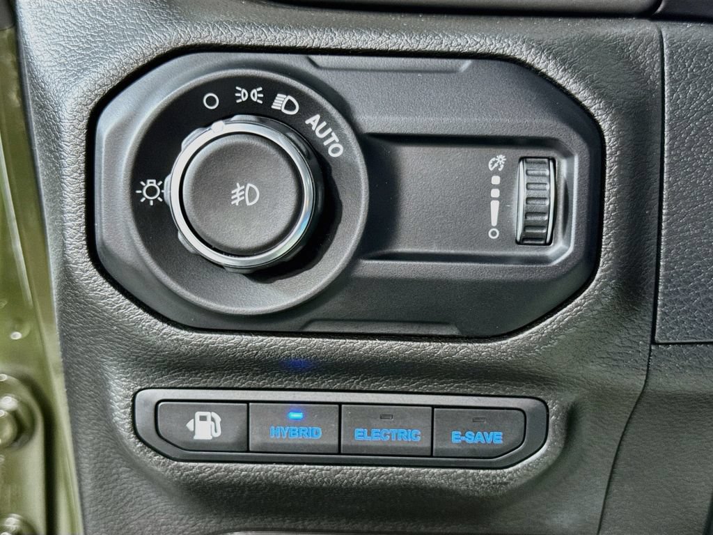 Used 2023 Jeep Wrangler Unlimited AWD/4WD image 18