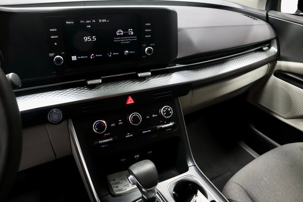 Used 2024 Kia Carnival LX image 29