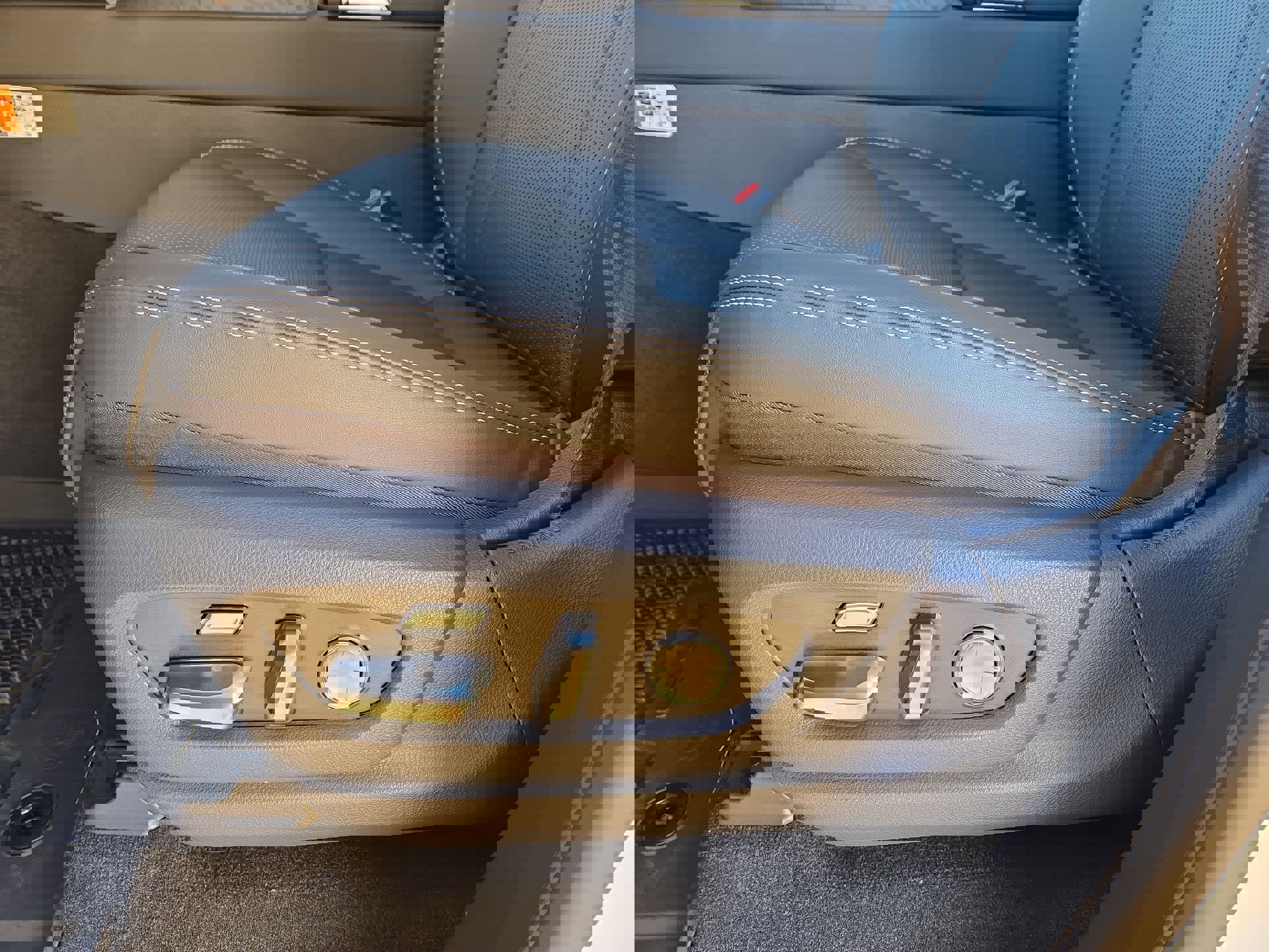 New 2026 Lexus LX 600 4WD w/ Luxury Package image 17