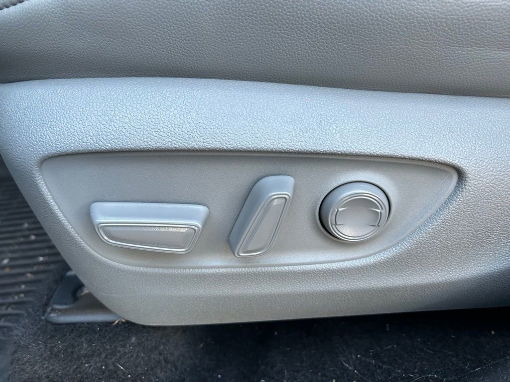 Certified 2025 Toyota Highlander Limited image 16