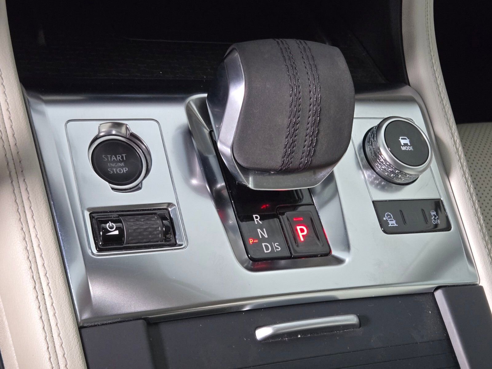 Used 2023 Jaguar F-PACE S image 31