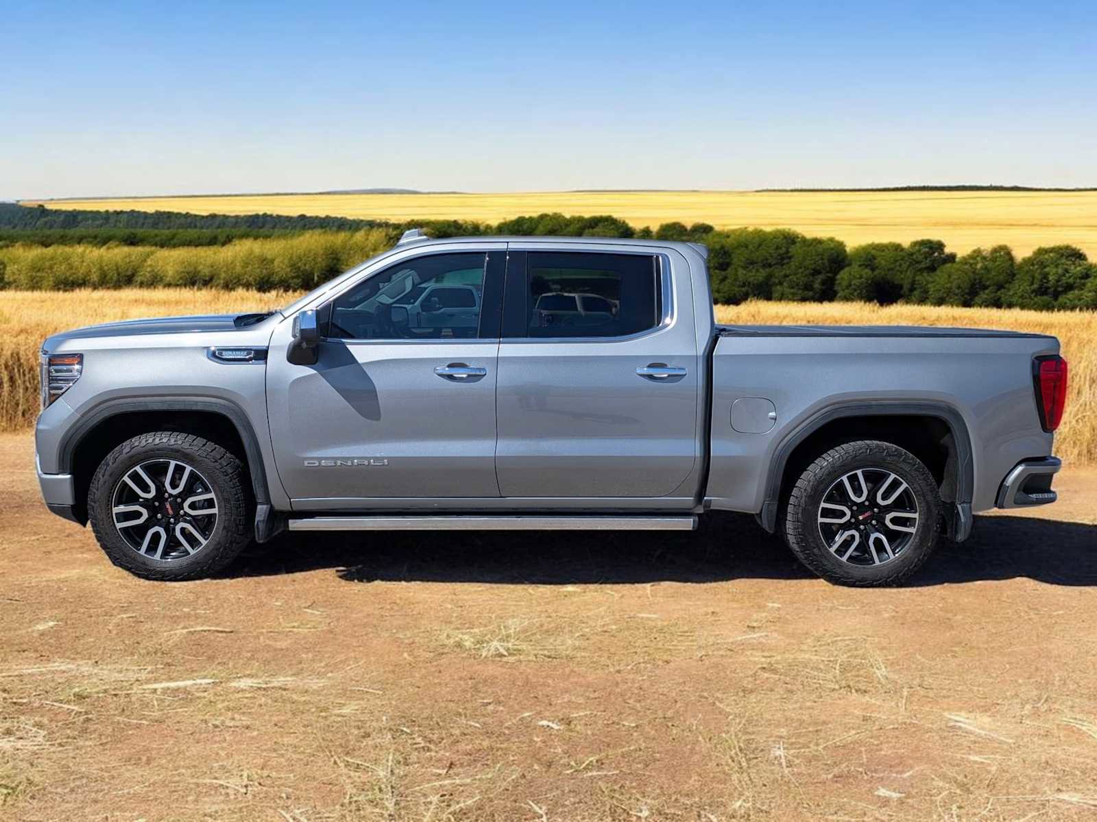 Used 2023 GMC Sierra 1500 Denali AWD/4WD image 3