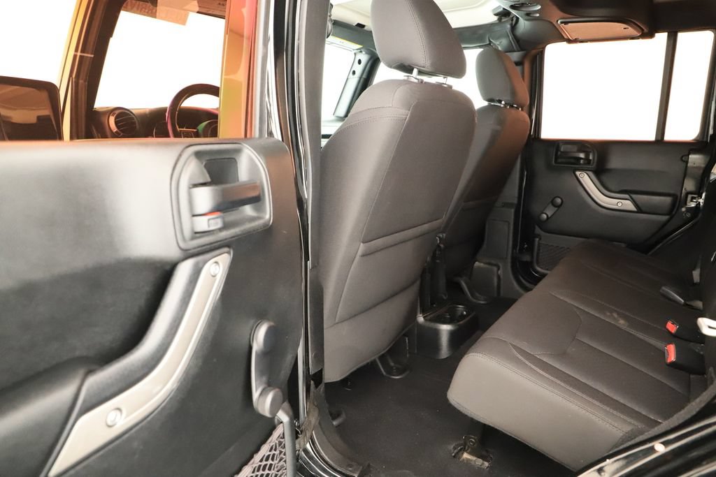 Used 2018 Jeep Wrangler Unlimited Sport w/ Connectivity Group AWD/4WD image 30