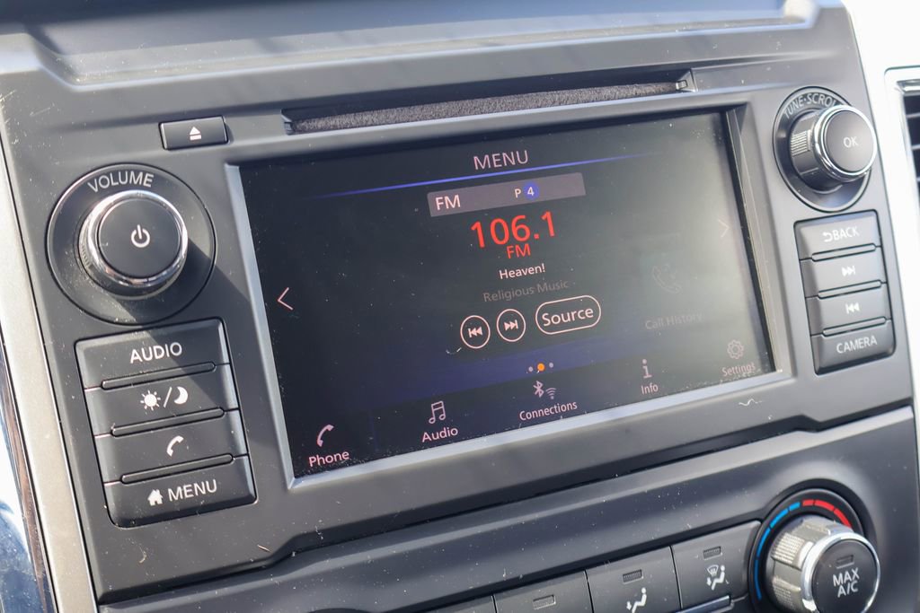 Used 2019 Nissan Titan SV image 5