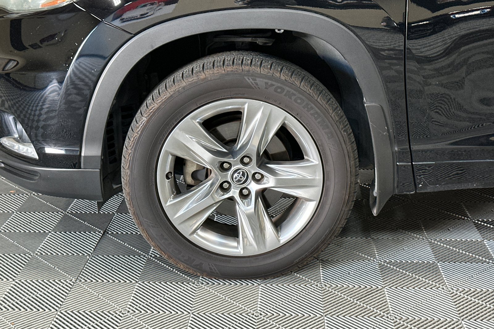 Used 2016 Toyota Highlander Limited AWD/4WD image 44