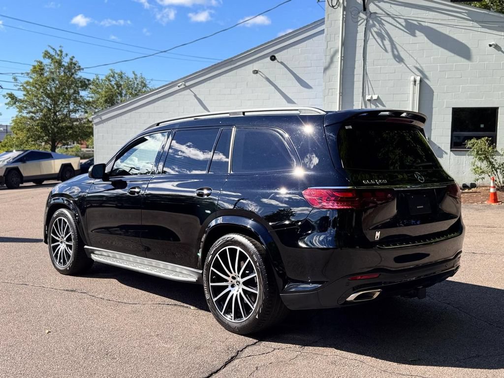 Used 2026 Mercedes-Benz GLS 580 4MATIC image 4