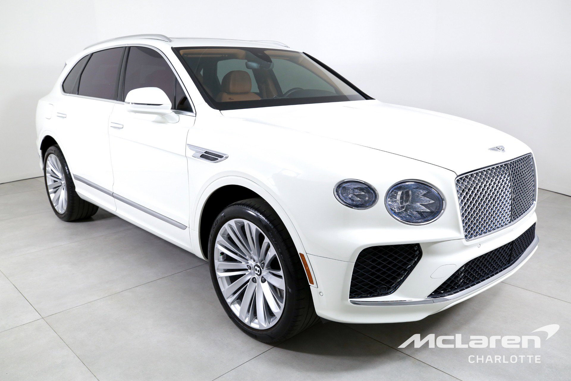 Used 2022 Bentley Bentayga image 3