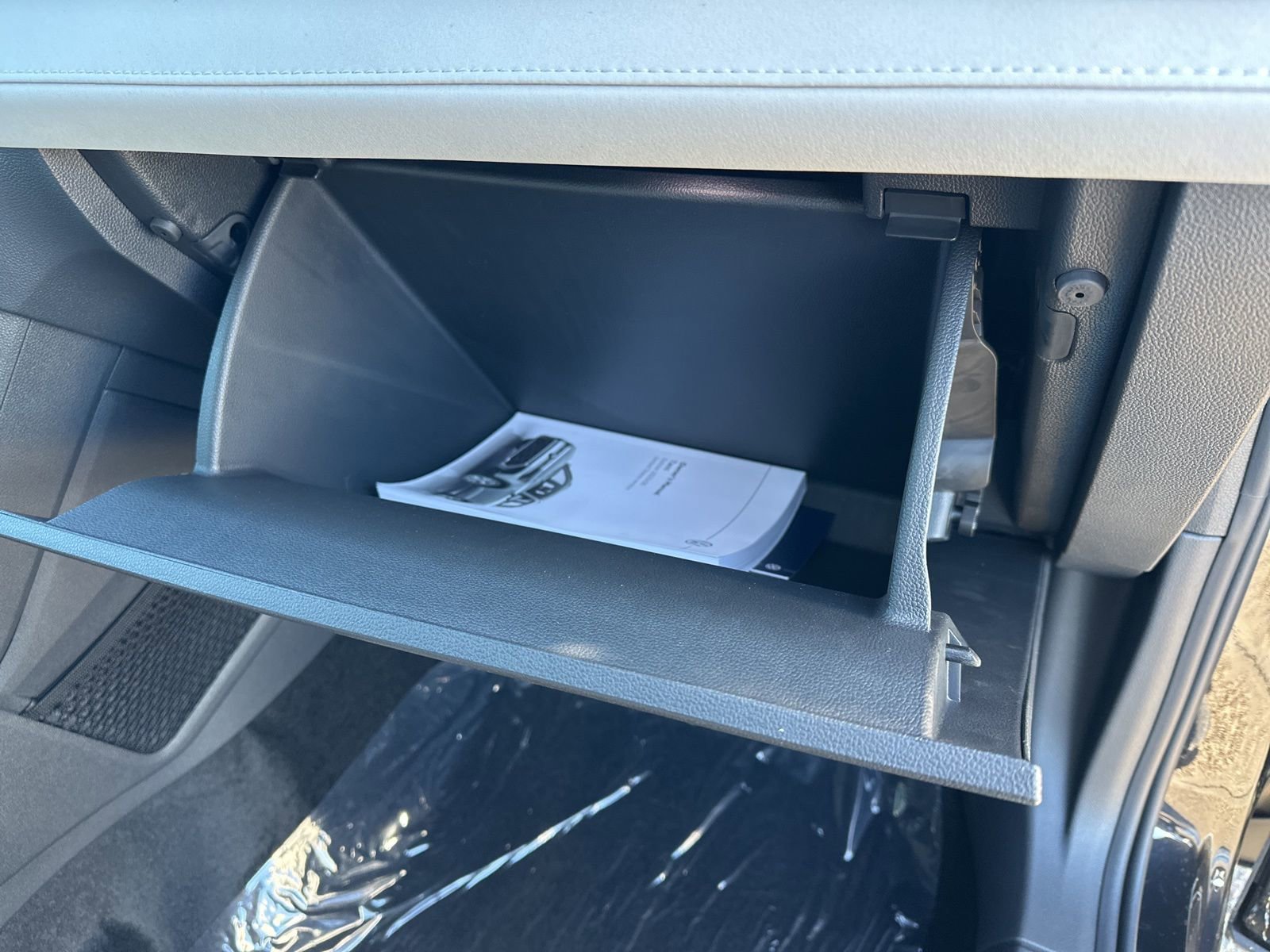 New 2026 Volkswagen Taos SE image 28