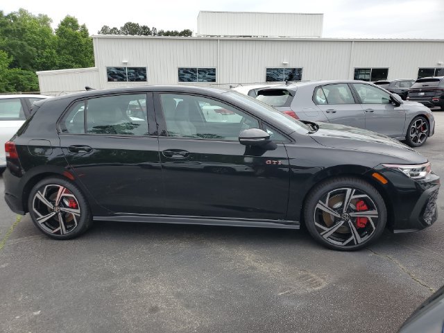 New 2026 Volkswagen GTI SE FWD image 3