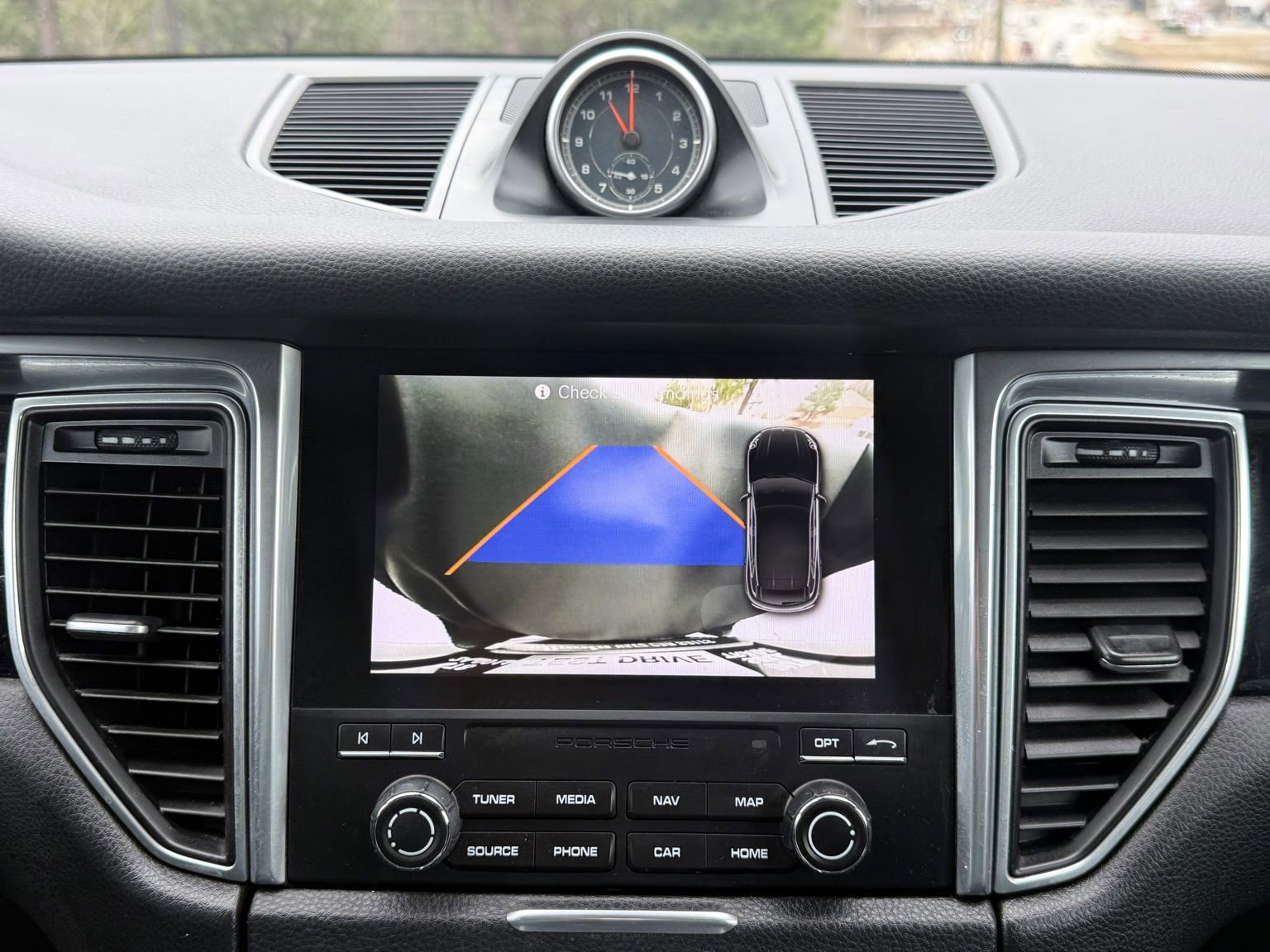 Used 2018 Porsche Macan Sport Edition image 30