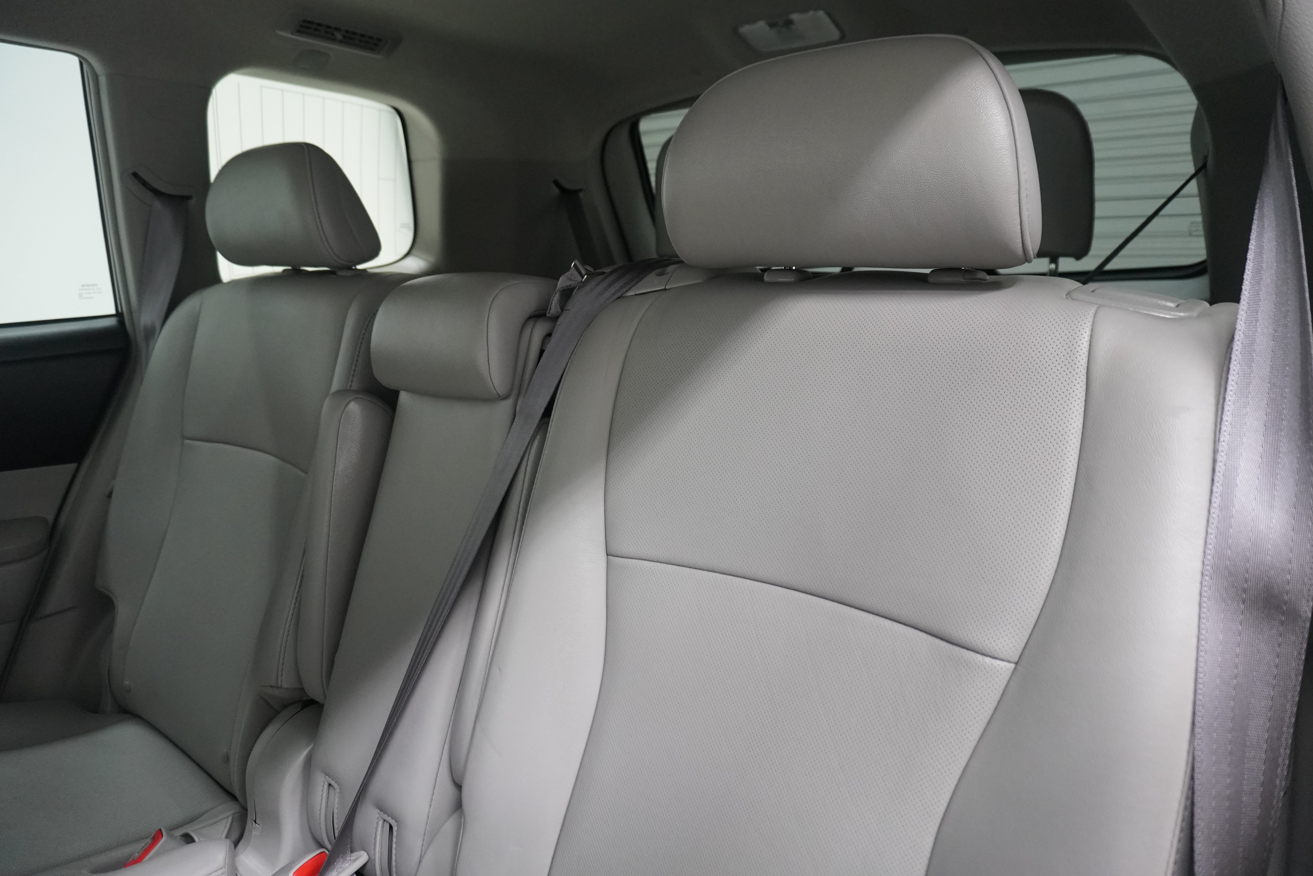 Used 2013 Toyota Highlander Limited FWD image 12