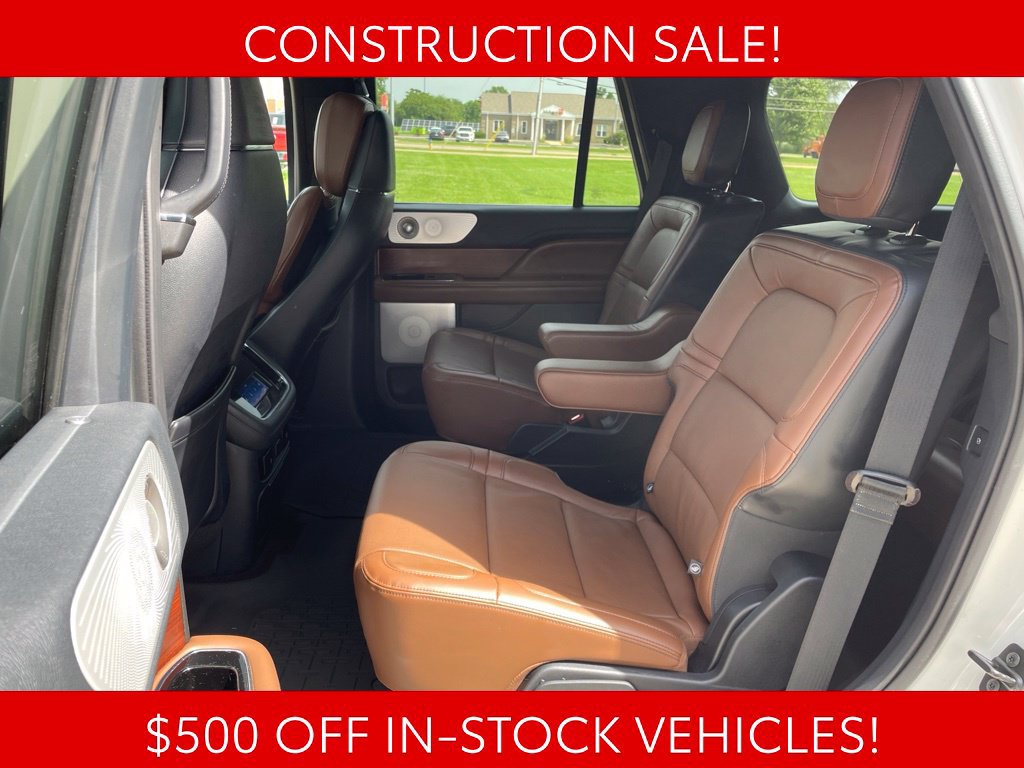 Used 2022 Lincoln Navigator Reserve AWD/4WD image 11